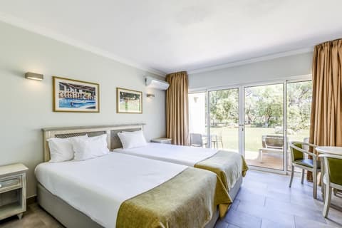 Browns Sports Resort, Room