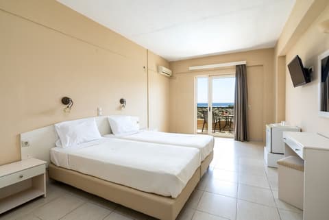 Paralos The Maxine - Adults Only, Room