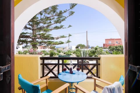 Mandilaria Studios, Balcony