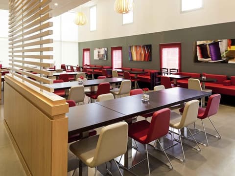 ibis Barcelona Santa Coloma, Bar (on property)