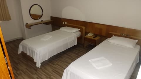 Rede Andrade San Martin, Room