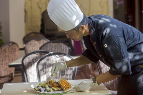 Kuta Central Park Hotel, Room service - dining