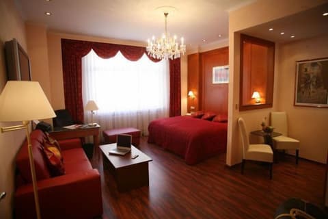 Hotel Corvinus, Room