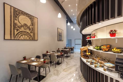 NH Collection Budapest City Center, Breakfast area