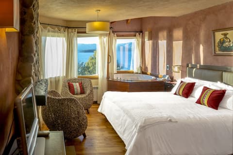 Lirolay Suites, Room