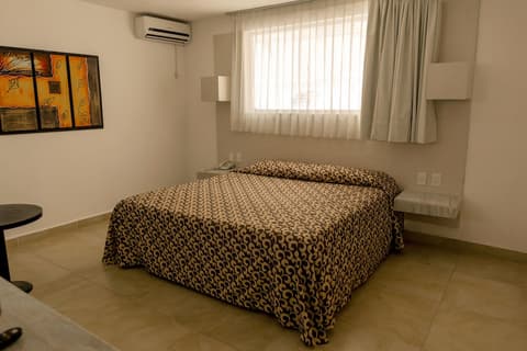 Hotel St George, Room