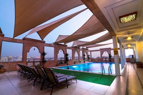 Platinum Hotel, Rooftop pool