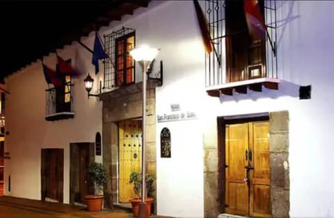 Hotel San Francisco de Quito, Front of property