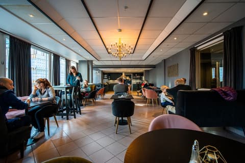 Enter Amalie Hotel, Breakfast area