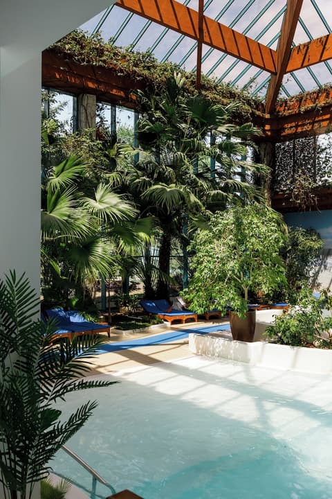 Rahat Palace Hotel, Indoor pool