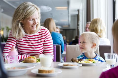 Norlandia Care Tampere Hotel, Family dining
