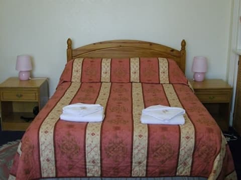 Menzies Guest House, Room