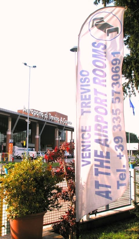 Venice Treviso Airport Bed, Exterior