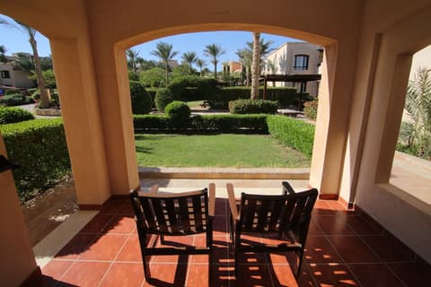 Tamra Beach Resort, Terrace/patio