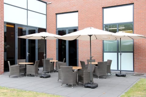Bastion Hotel Vlaardingen, Terrace/patio