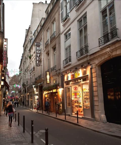 Hotel Eugenie, Front of property