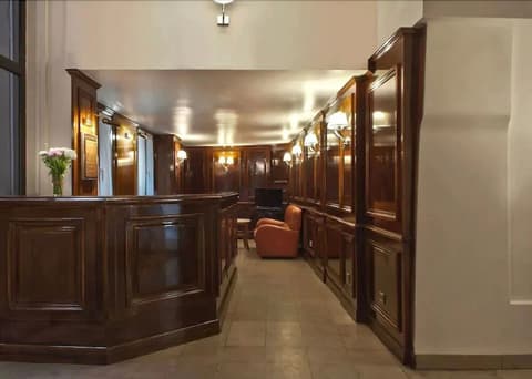 Hotel Eugenie, Interior entrance