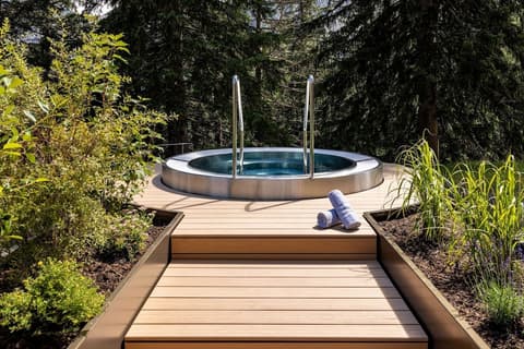 Blatter's Hotel Arosa & Bella Vista SPA, Outdoor spa tub