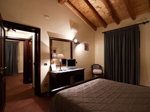 La Terra del Mezzo, Room