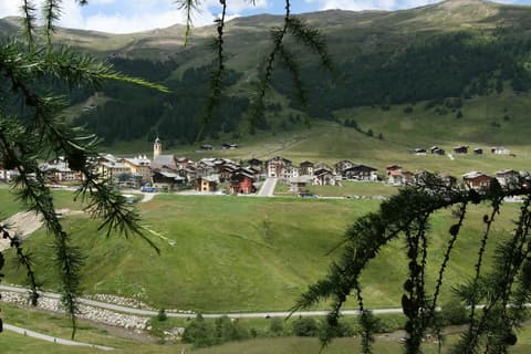 Hotel Meeting, Aerial view