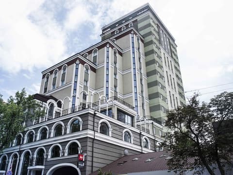 ibis Kyiv City Center, Exterior