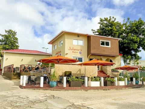 The Villas at Simpson Bay Resort, Restaurant