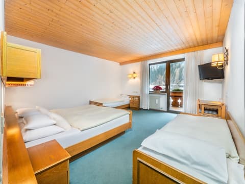 Hotel Pontives, Room