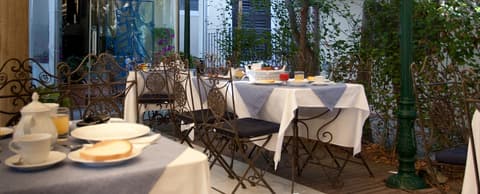 Hotel Navy, Bar (on property)