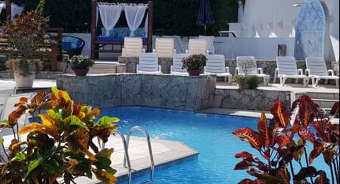 Coronado Beach, Pool