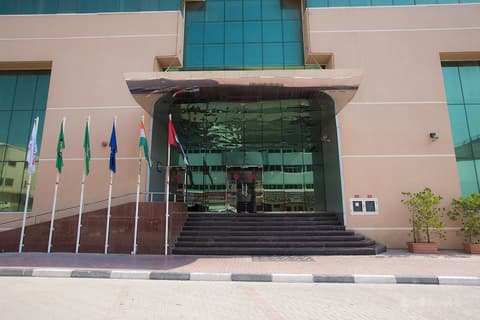 Fortune Plaza Hotel, Front of property