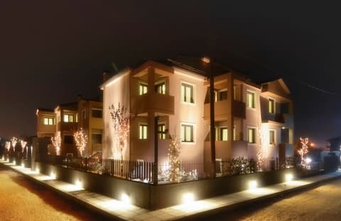 Ellopia Point Hotel, Front of property - evening/night