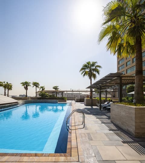 Swissotel Al Ghurair, Pool