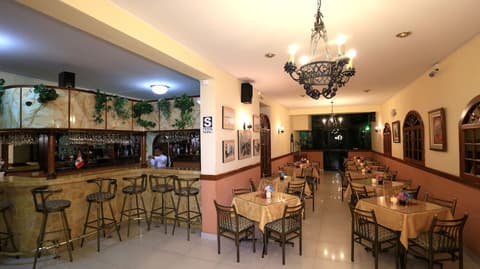 Hotel Manhattan Inn Airport, Restaurant