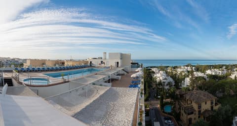Senator Marbella Hotel, Rooftop pool