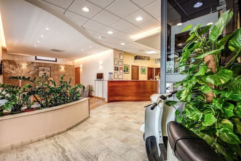 Hotel Roma Tiburtina, Interior entrance