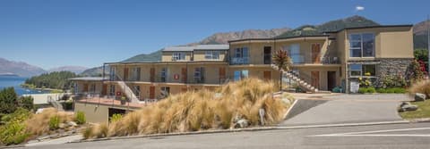 Alexis Motels & Apartments, Front of property