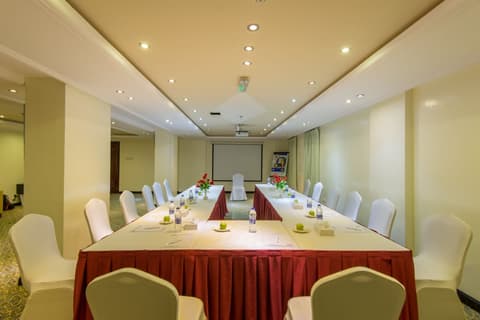 Caesar Hotel, Meeting facility