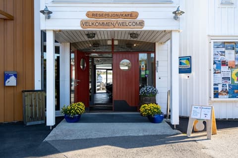 Nyvågar Rorbuhotell  - by Classic Norway Hotels, Reception