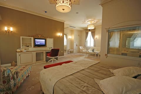 Fuat Paşa Oteli, Room