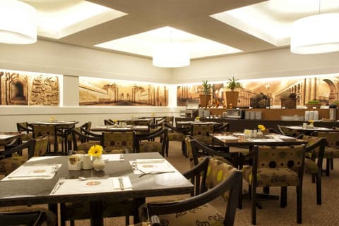 Tierra Viva Arequipa Plaza, Dining