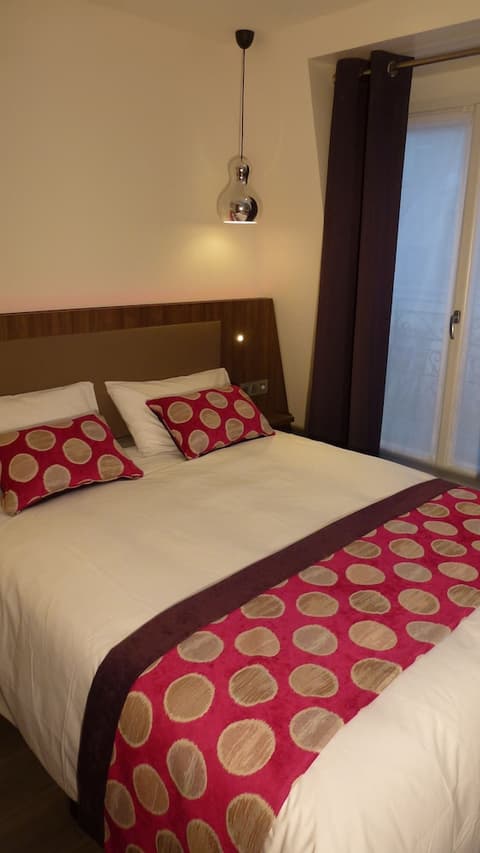 Hotel Alhambra, Room