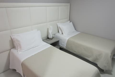 Freddy's Hotel, Room