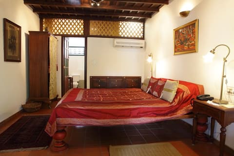 Raheem Residency, Room