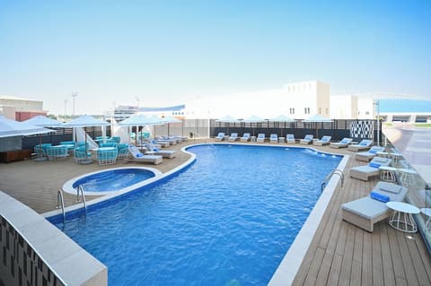 The Torch Doha, Pool