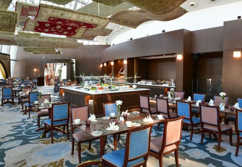 The Torch Doha, Restaurant