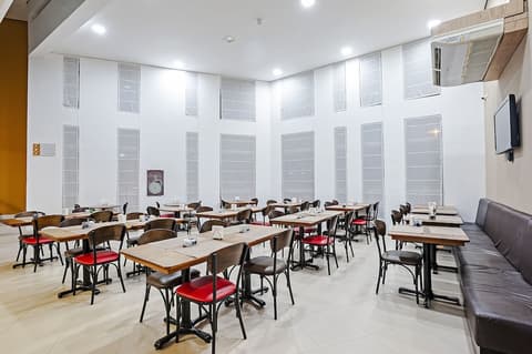 Camboriú Express, Restaurant