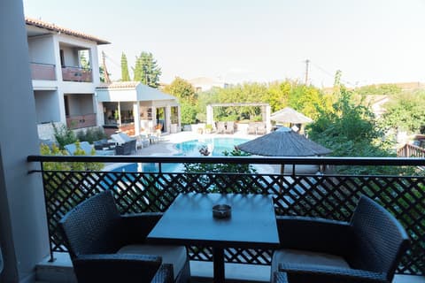 Stamos Hotel, Terrace/patio