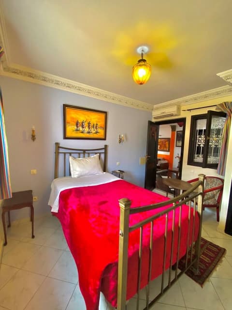 Riad Baddi, Room