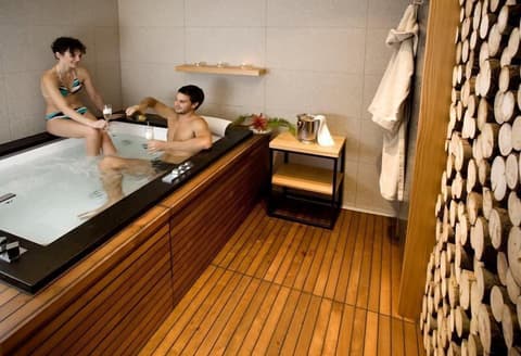 Alpina, Indoor spa tub