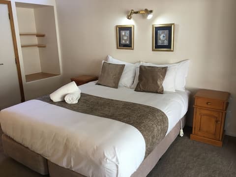 Colonial House Motel, Room